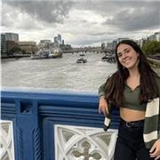 Profesora de cualquier materia en primaria , de ciencias para la ESO y de biología para bachillerato. Online y/o presenciales